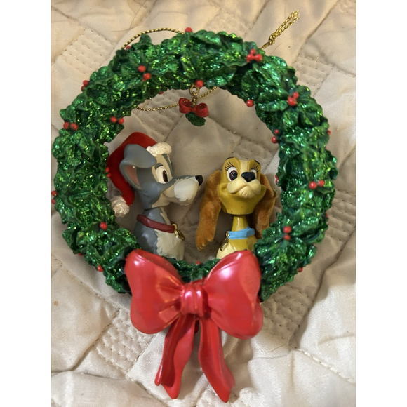 DISNEY CHRISTMAS LADY & TRAMP BOBBLE HEAD WREATH ORNAMENT - Picture 2 of 2